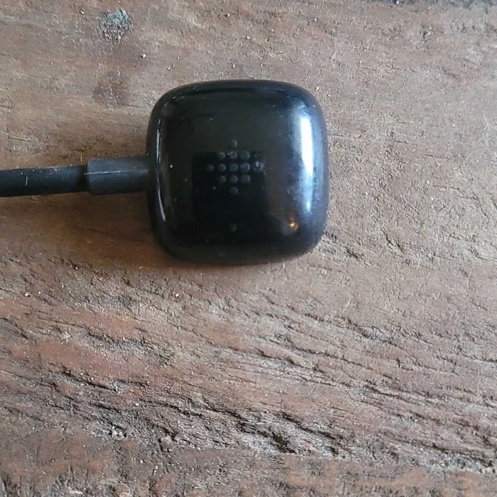 Original Fitbit Versa 3 charging cable